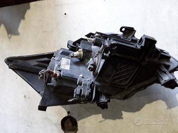 FARO ANTERIORE SINISTRO TOYOTA Auris Serie (E150)