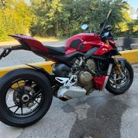 Ducati Streetfighter V4S Red 2022