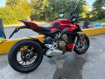 Ducati Streetfighter V4S Red 2022