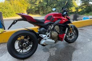 Ducati Streetfighter V4S Red 2022