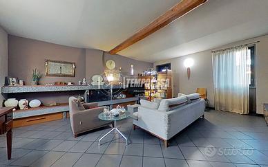 AMPIO TRILOCALE SENZA SPESE CONDOMINIALI!