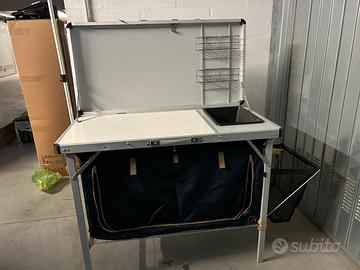 Mobiletto cucina per campeggio