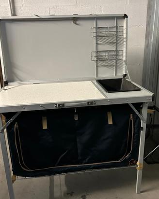 Mobiletto cucina per campeggio