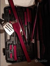 Barbecue set attrezzi con tavolino richiudibile
