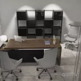 Ufficio con postazione di lavoro