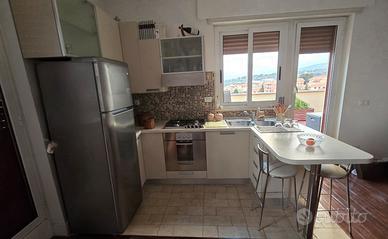 Cucina completa con penisola + elettrodomestici