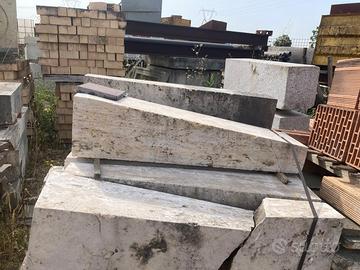 scivoli   cigli in travertino per marciapiedi