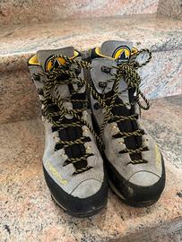 La Sportiva Scarponi da trekking Goretex 38,5