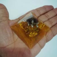 PIRAMIDE IN ORGONITE E AMBRA