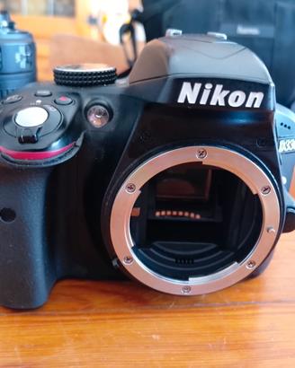 Nikon D3300 con accessori