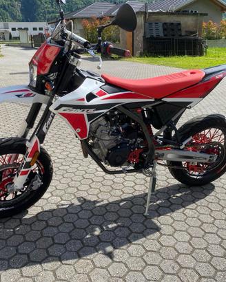 Fantic 125 Motard XMF 2022