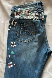 Pantaloni desigual con stampa fiori