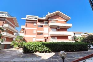 3 LOCALI A FRANCAVILLA AL MARE