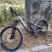 E-bike Full carbon 2025, bi-am. bat 720 (20,5kg) M