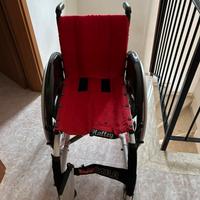 Carrozzina in carbonio per disabili