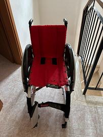 Carrozzina in carbonio per disabili