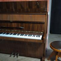 Pianoforte verticale per iniziare a suonare