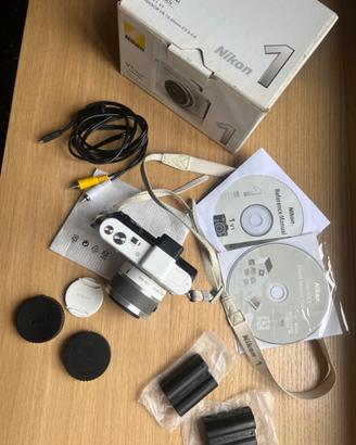 Nikon V1 Model Lens Kit _ 1 NIKKOR VR 10-30mm f/3.