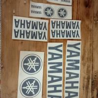 Set adesivi logo Yamaha grigio chiaro
