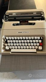 Macchina da scrivere OLIVETTI  35 NON elettrica.