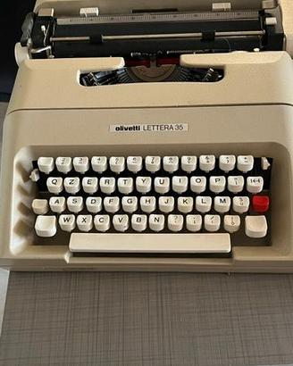 Macchina da scrivere OLIVETTI  35 NON elettrica.
