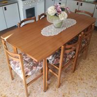 Tavolo in formica con sedie in legno Anni '70