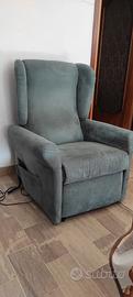  poltrona motorizzata per anziani.