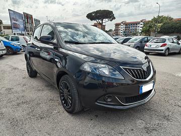 Lancia Ypsilon Hybrid 1.0 