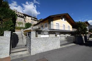 VILLA SINGOLA A CHÂTILLON