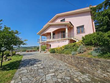 VILLA BIFAMILIARE A DUE PASSI DA OVADA