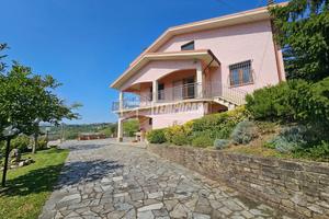 VILLA BIFAMILIARE A DUE PASSI DA OVADA