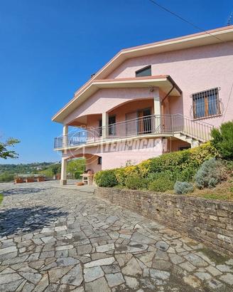 VILLA BIFAMILIARE A DUE PASSI DA OVADA