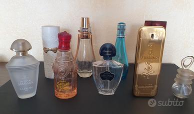 Collezione bottiglie di profumo vuote
