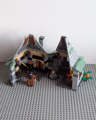 LEGO set 4754 Hagrid's Hut