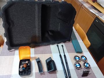 BMW Serie 3 coprimozzi pistonc. base cofano stemmi