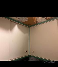 mobile angolare pensile