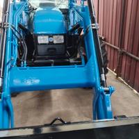 trattore New Holland TL 90