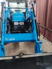 trattore New Holland TL 90