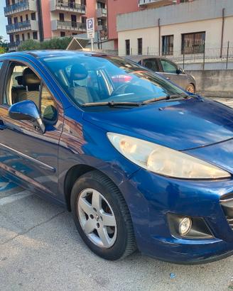 Peugeot 207 1.4 solo 135.000