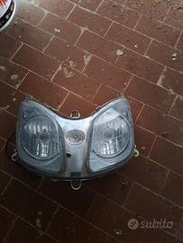 faro anteriore Yamaha xcity 250
