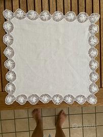 Tovaglia in lino e pizzo
