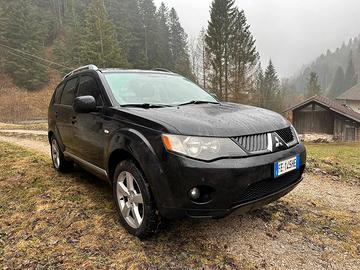 Mitsubishi Outlander GPL 7 posti 