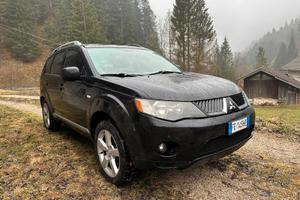 Mitsubishi Outlander GPL 7 posti 