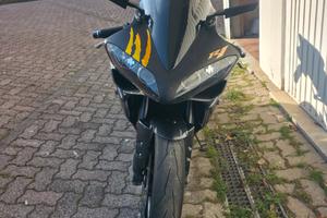 Yamaha YZF R1 (screamer no bigbang)