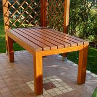 Tavolo e sedie da esterno