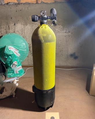 Bombola sub mai usata