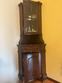 Angoliera e credenza