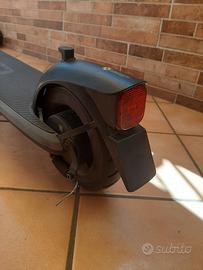 Monopattino  elettrico ninebot