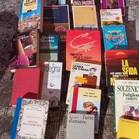 Stock di libri in blocco circa 50 kg.....