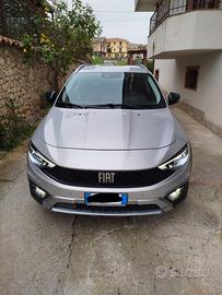Fiat Tipo Cross 1.6 diesel 130 CV 12/2021
